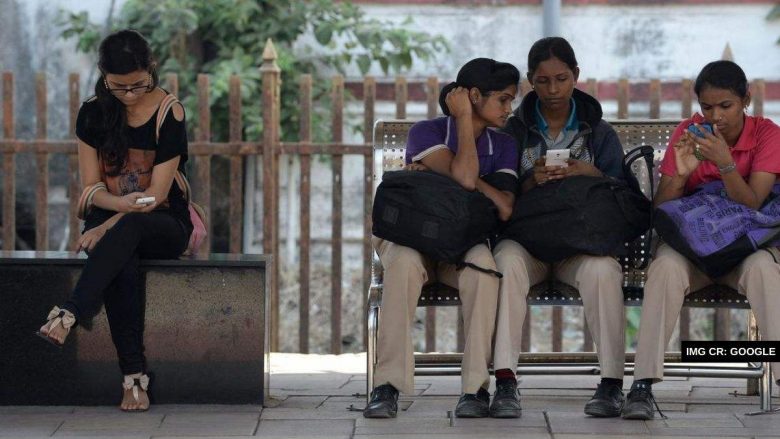 Recent Oxfam Report Says Only 13% Women Have Access To Phones In India